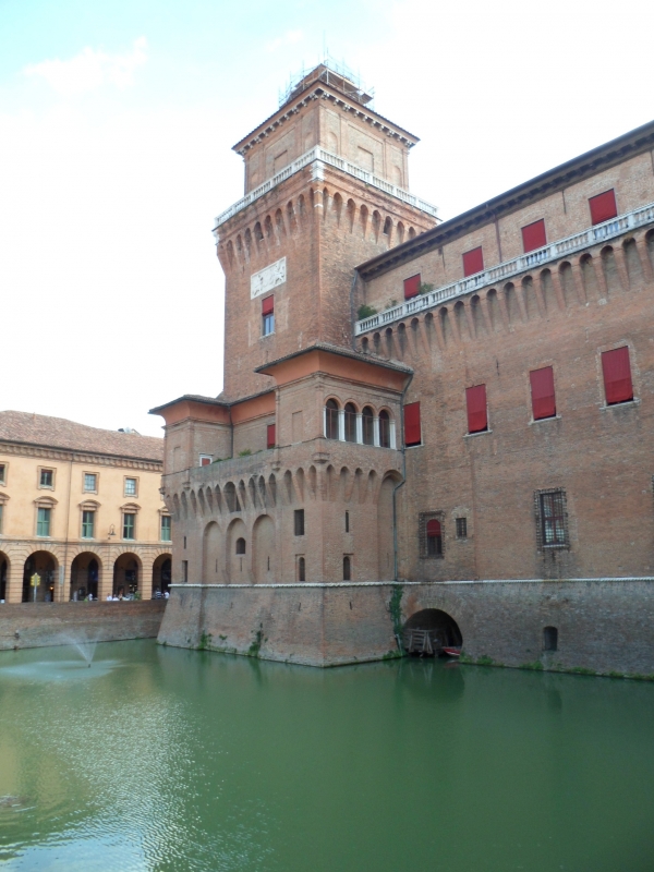 Ferrara Agosto 2012- Castello Estense 1 - Shabar212