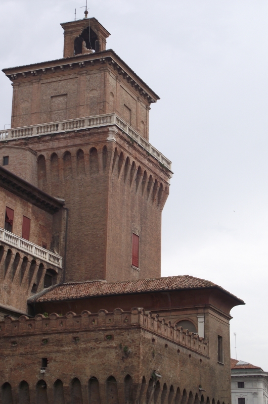 Torrette dei Leoni (Castello Estense) danneggiata dal terremoto del 20 maggio 2012 - Tommaso Trombetta