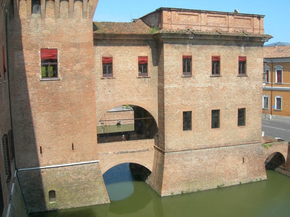 Castello Estense - L'ingresso visto da Est - Bebetta25