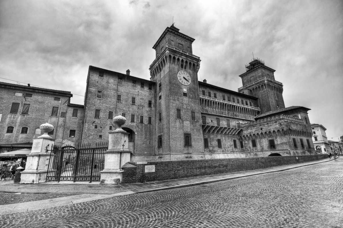 Castello Estense - Ferrara (bianco e nero) - Nicola Bisi