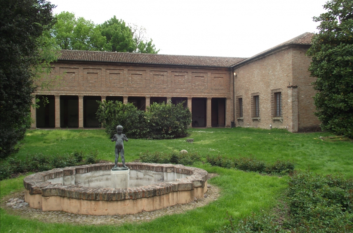 Fontanella nel giardino interno della Palazzina Marfida d'Este - Tommaso Trombetta