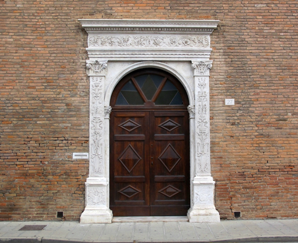 Palazzo schifanoia, ext., portale minore - Sailko