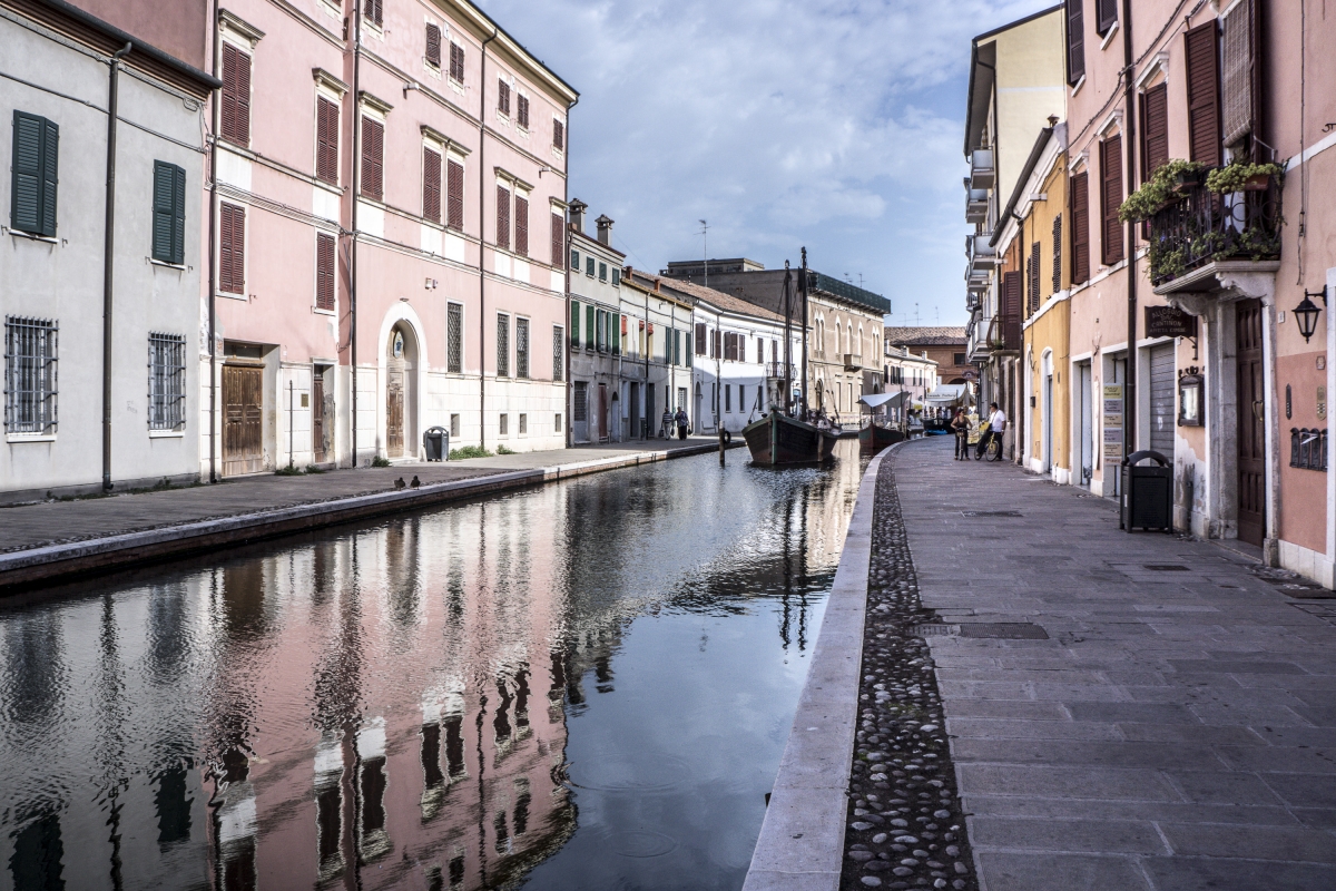 I colori del centro storico di Comacchio - Vanni Lazzari
