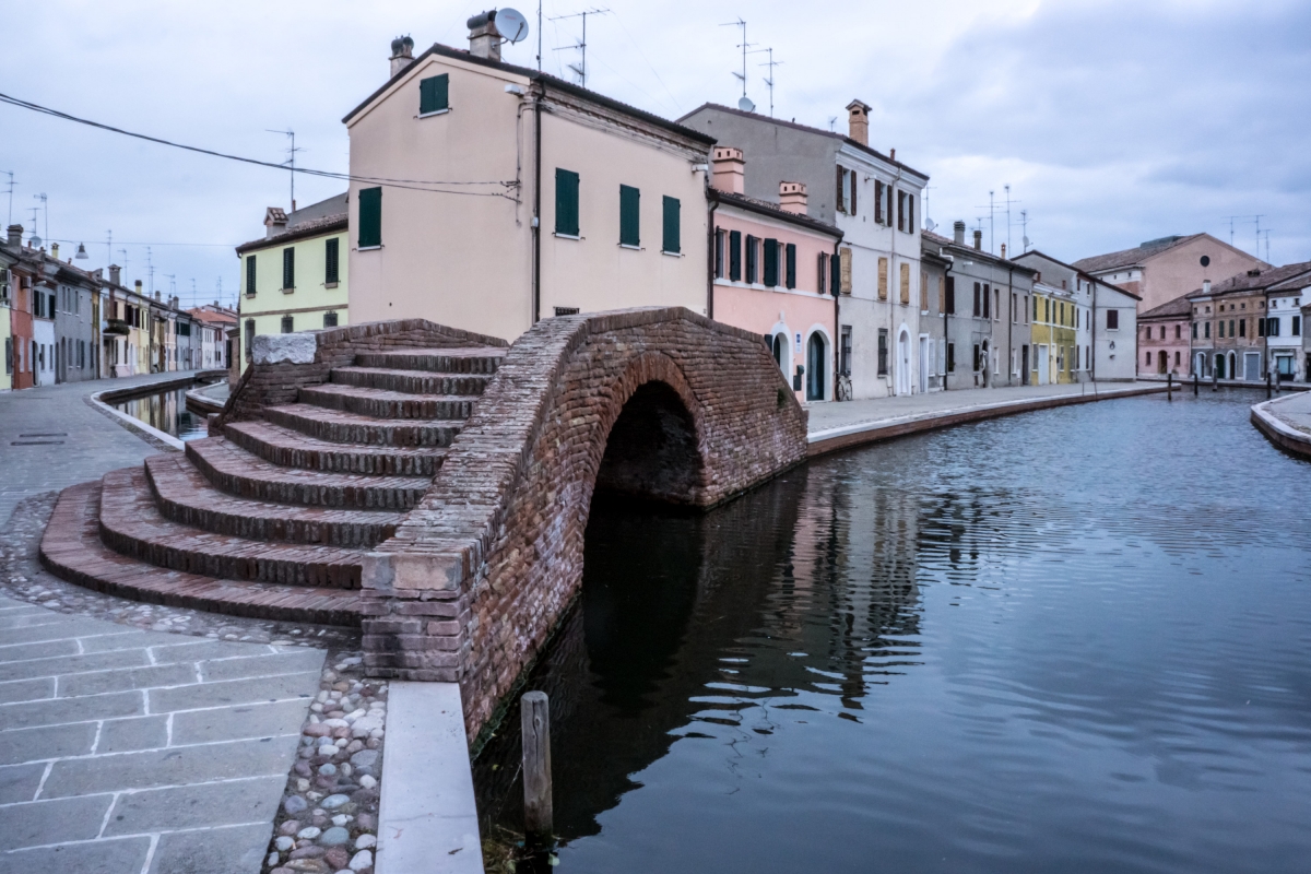 Un piccolo ponte di Comacchio - Vanni Lazzari