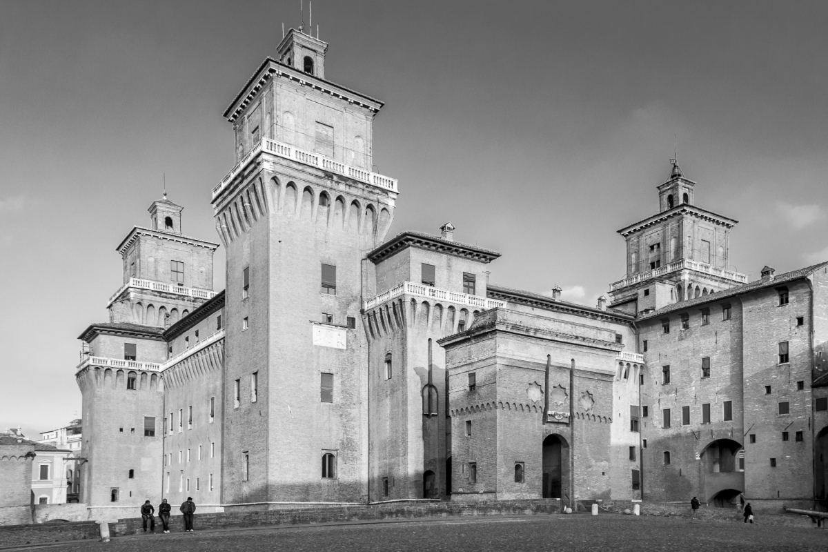 Castello Estense-- - Vanni Lazzari