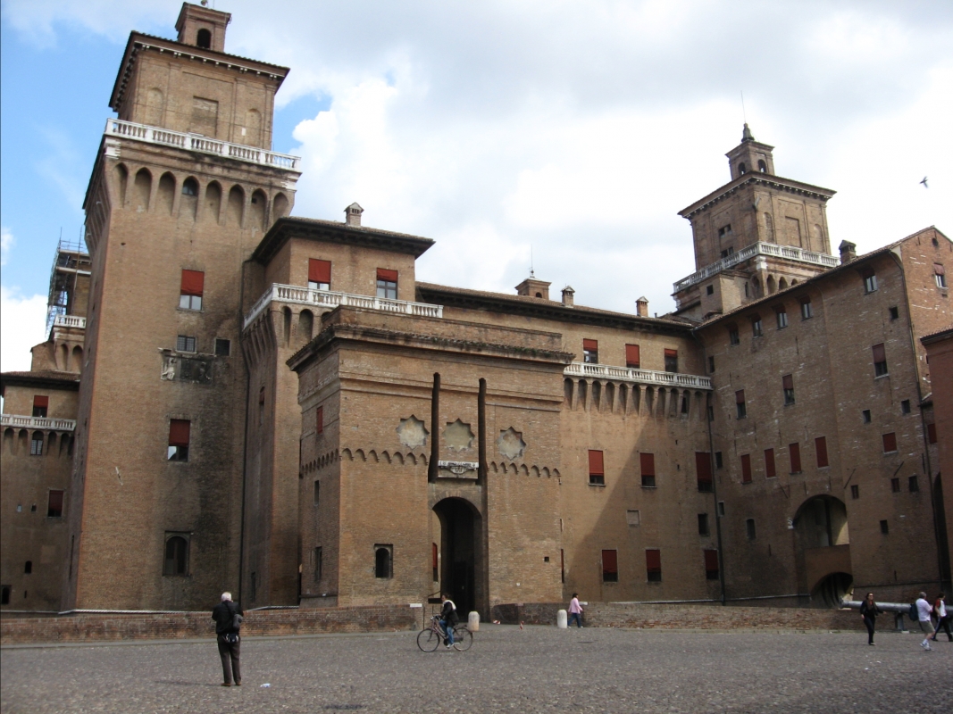 Una veduta sul Castello Estense - AnnaBBB