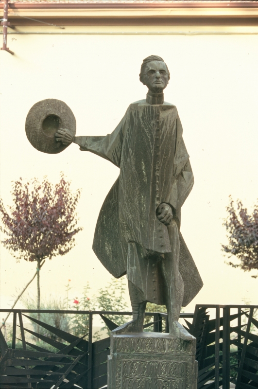 Statua di Don Minzoni - Samaritani