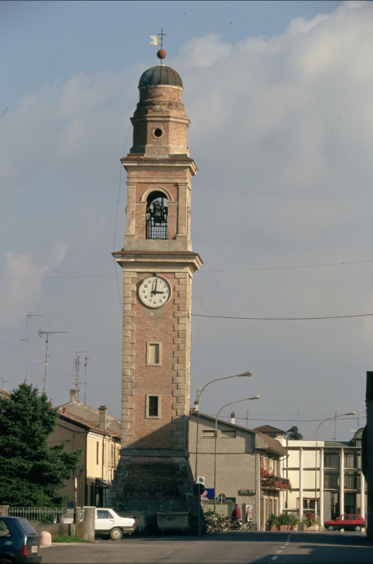 Serravalle, campanile della chiesa di San Francesco d'Assisi - Samaritani