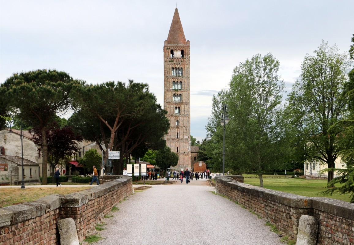 Pomposa, campanile del 1063, 01 - Sailko