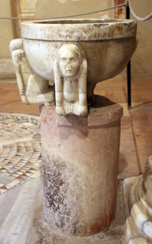 Pomposa, abbazia, interno, acquasantiera romanica del xii secolo 02 - Sailko