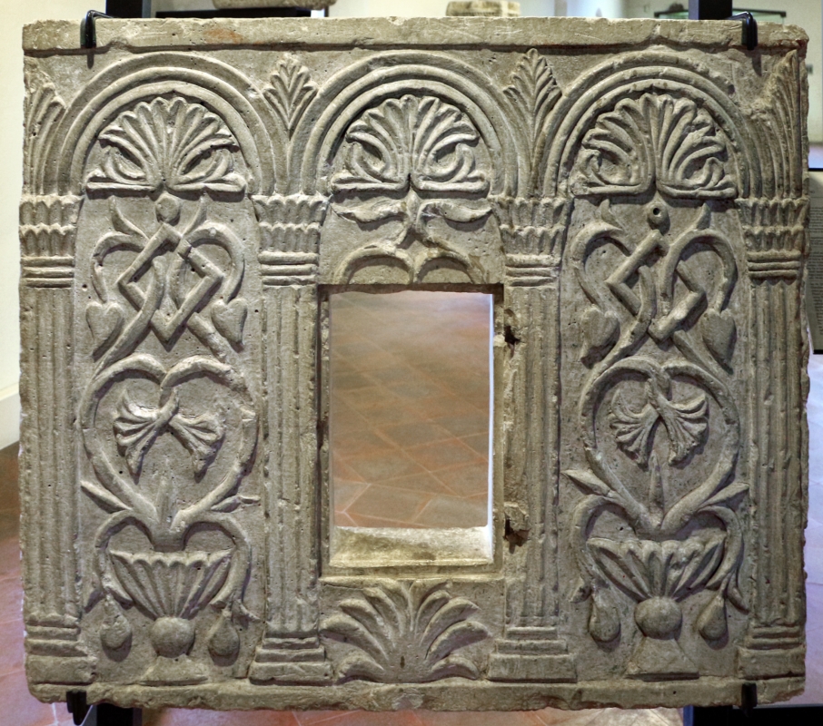 Pluteo in stucco del VII-VIII secolo ca - Sailko
