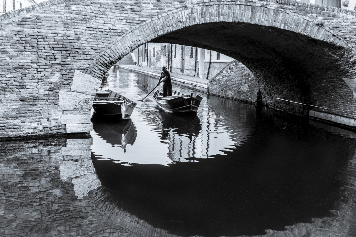 Sotto il Ponte degli Sbirri di Comacchio - Vanni Lazzari