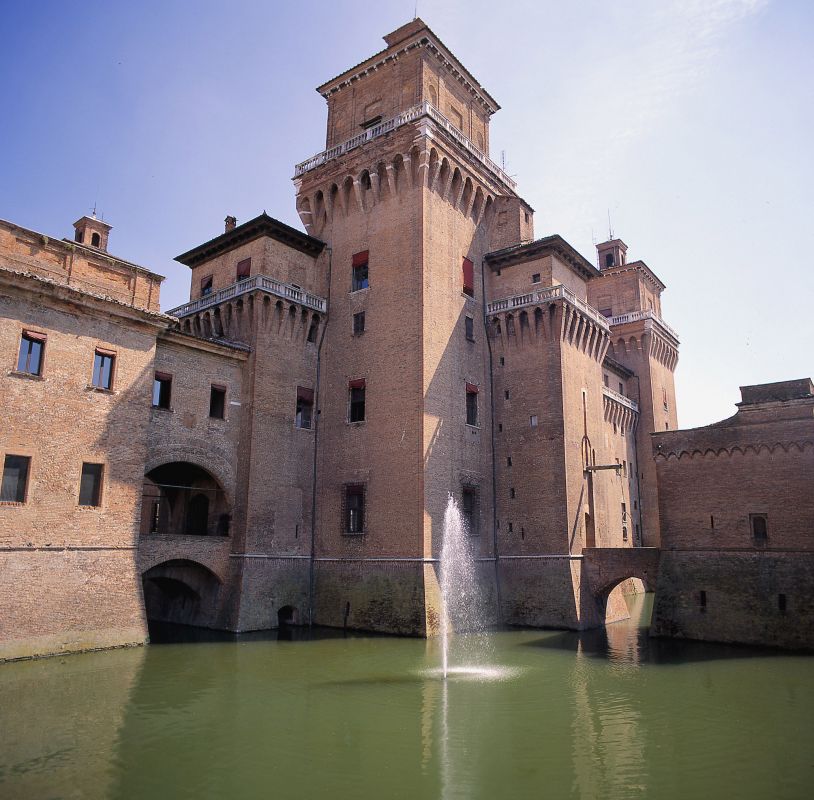 Castello Estense con scorcio del fossato - Baraldi