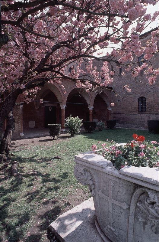 Convento di Sant'Antonio in Polesine con ciliegio fiorito - Baraldi