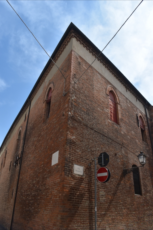 Casa Romei angolo tra via Savonarola e via Praisolo Ferrara - Nicola Quirico
