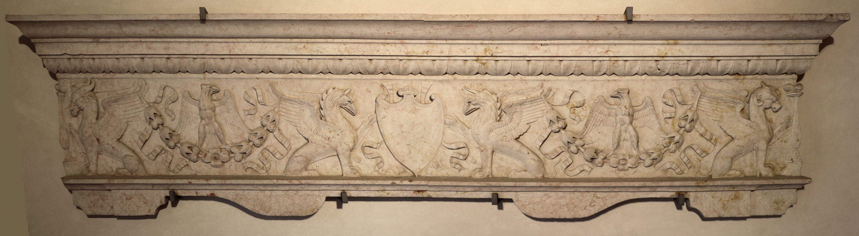 Frontale di camino con stemma abraso, ferrara, 1480-1510 ca - Sailko