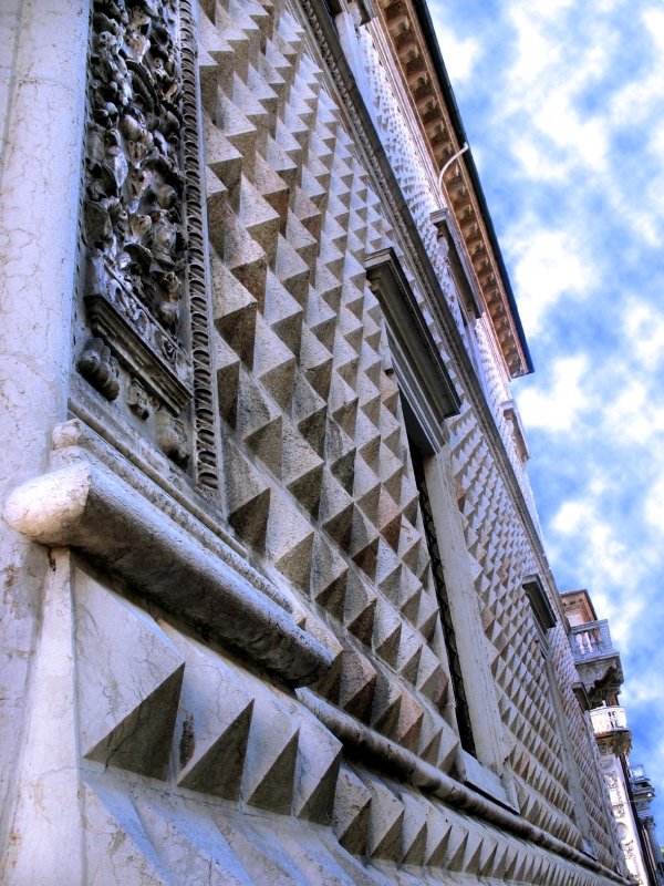 Palazzo dei Diamanti9 - Dino Marsan