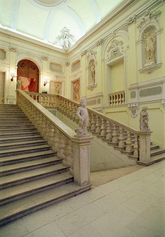 Palazzo di Renata di Francia. Scalone - baraldi