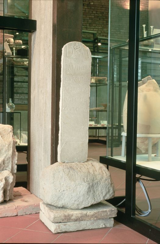 Museo Civico del Belriguardo. Stele romana - Samaritani