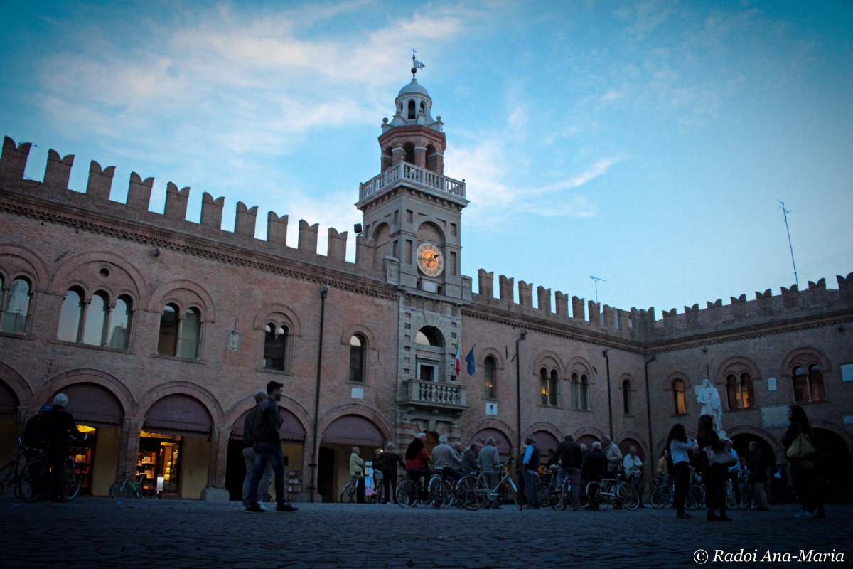 La Piazza del Guercino e il Palazzo del Governatore - Ana-Maria Iulia Radoi