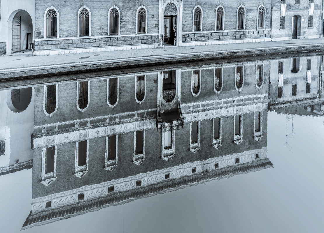 Palazzo Bellini - Riflessi sul canale - Vanni Lazzari