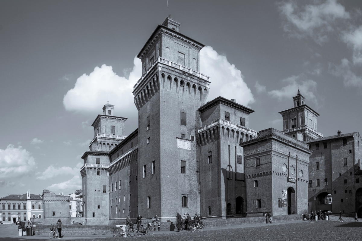 Castello Estense - Ferrara - - Vanni Lazzari