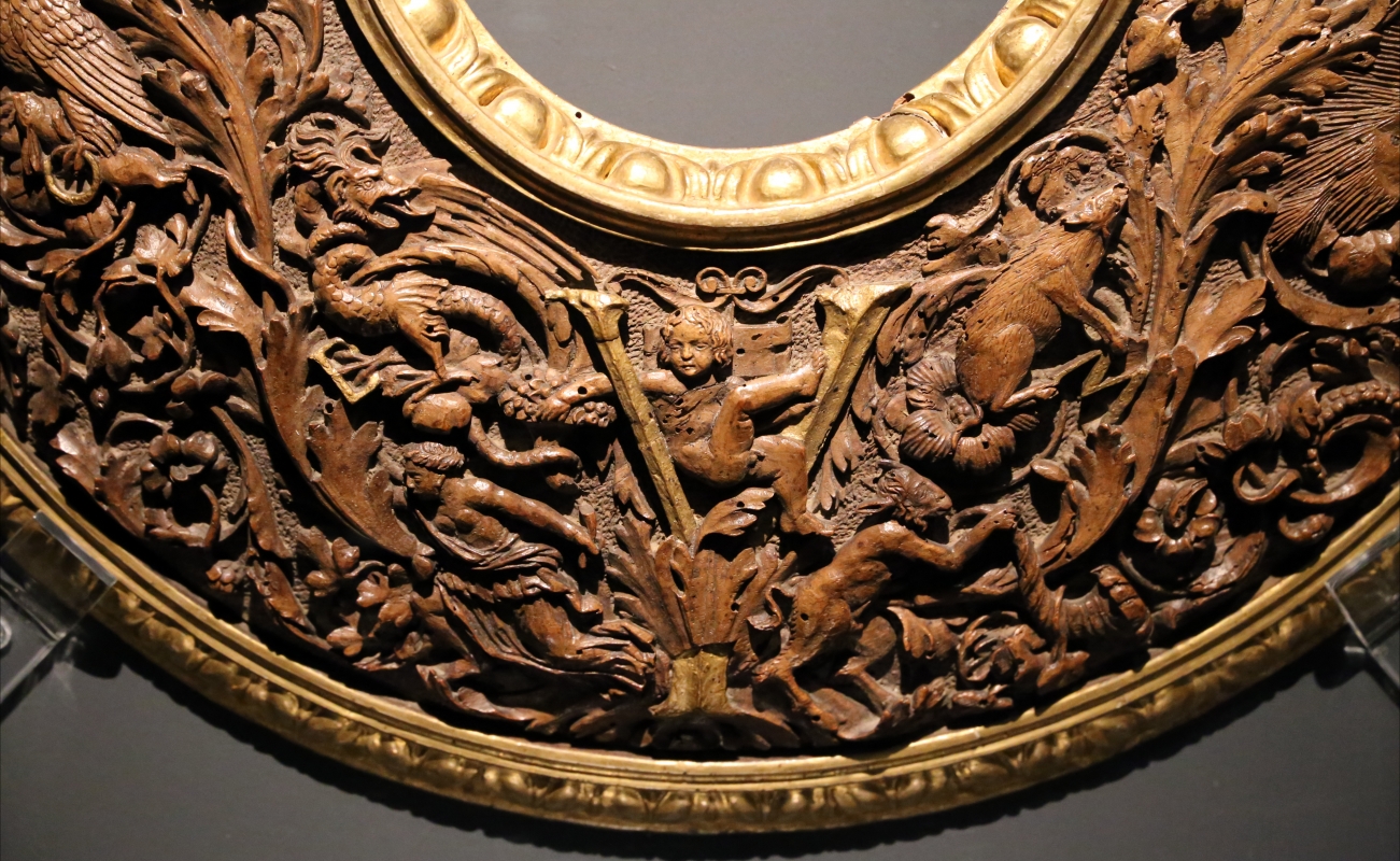 Intagliatore attivo a ferrara, cornice per specchio, 1505-10 ca. (v&amp;a) 05 putto - Sailko