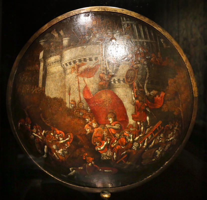 Polidoro da caravaggio, rotella da parata con assedio di cartagena e episodio di diana atteone, 1525-27 ca. (palazzo madama, to) 01 - Sailko