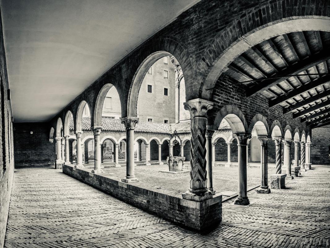Chiostro di San Romano -Museo della Cattedrale - Ferrara - - Vanni Lazzari