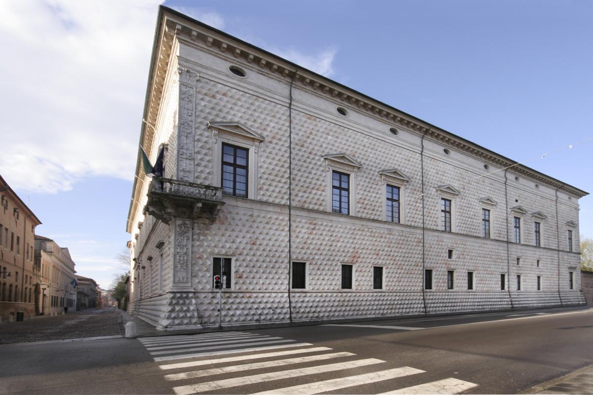 Ferrara palazzo diamanti 2 - TIEGHI MAURIZIO