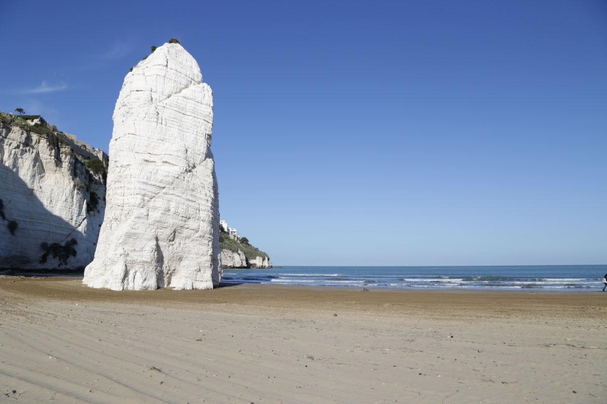 The limestone monolith of Pizzomunno - Simone Antonazzo / ENIT SpA