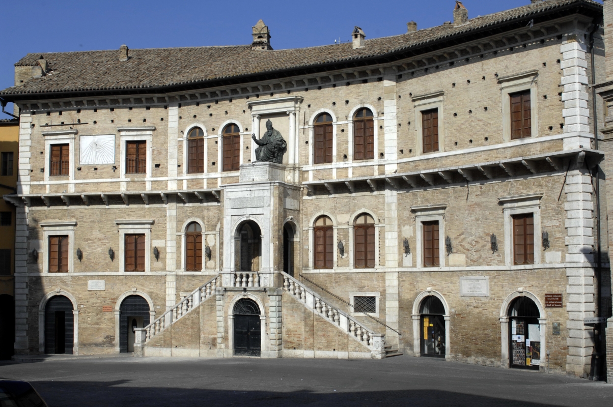 Palazzo dei Priori - Regione Marche