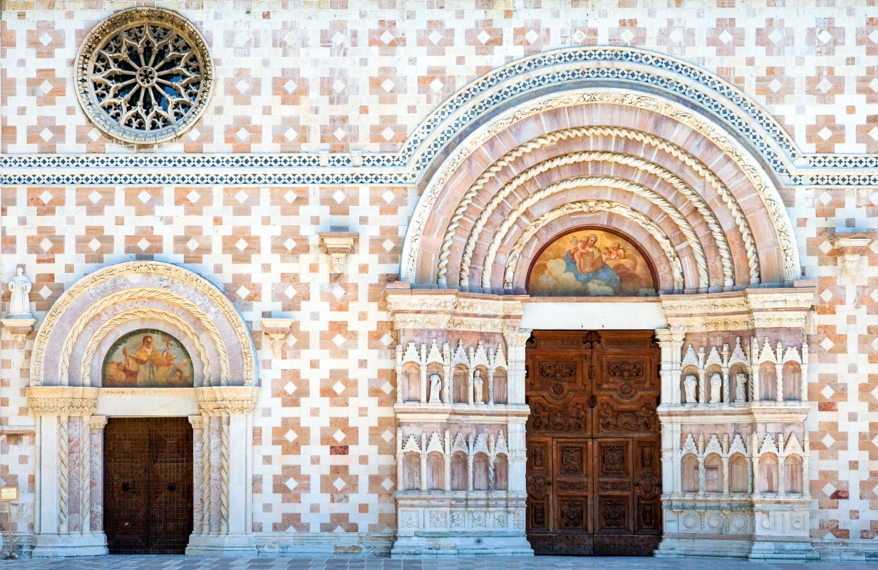 Basilica di Collemaggio - Abruzzo Turismo