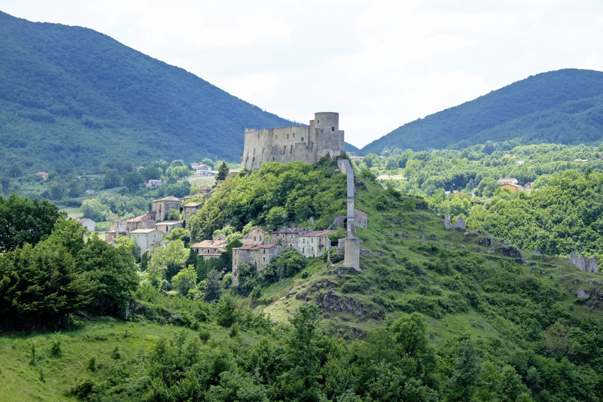 Castello Caracciolo di Brienza - Archivio fotografico APT Basilicata