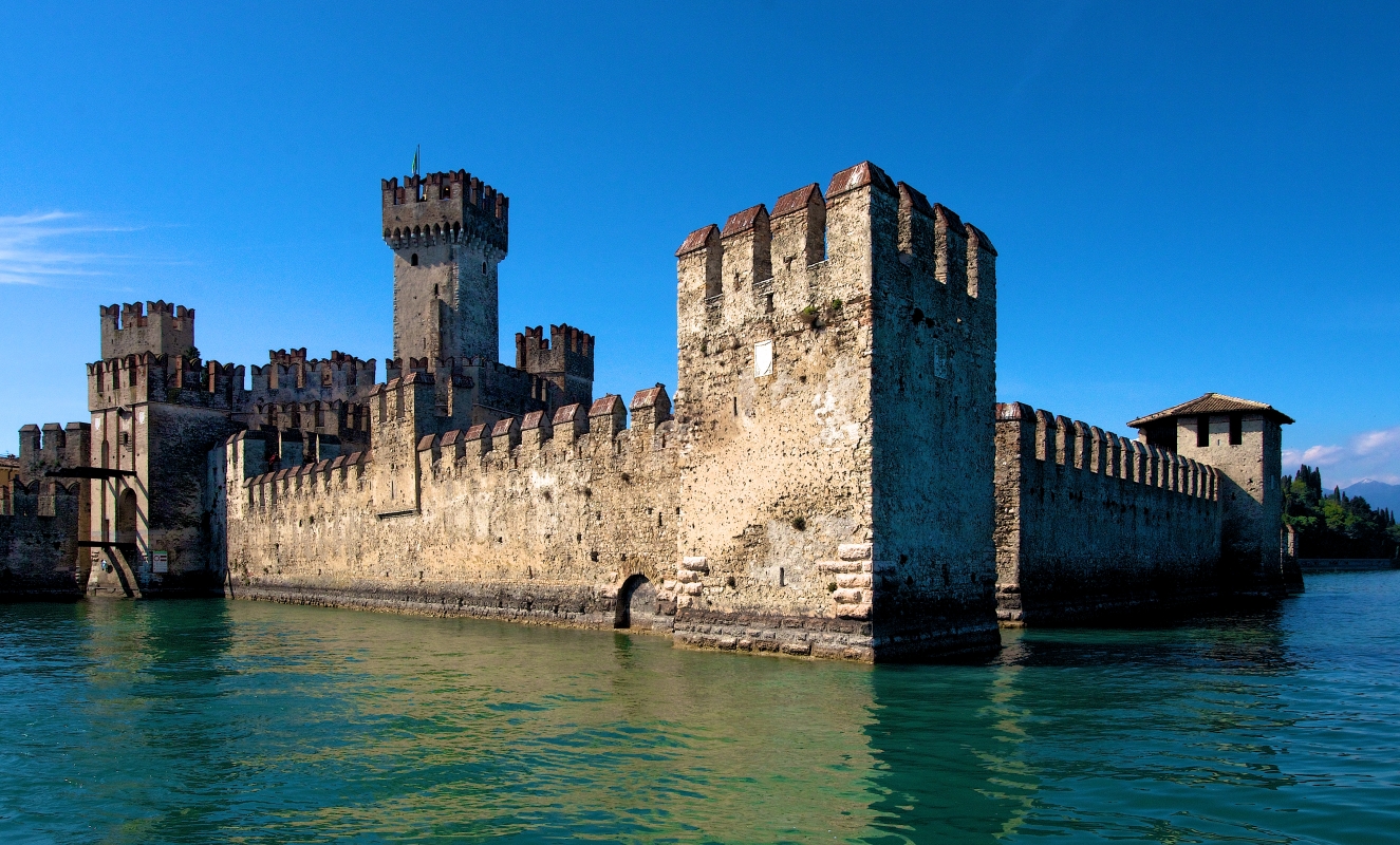 Scaligero Castle - inLombardia