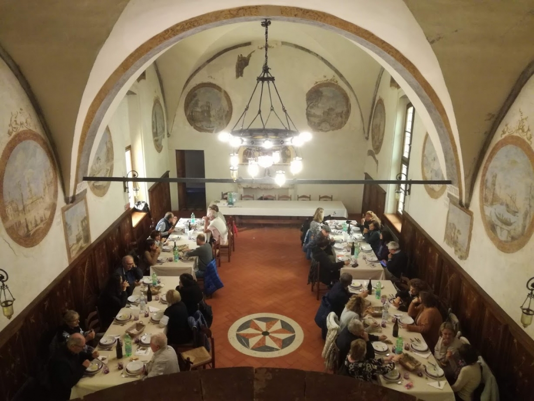 Pranzo del Pellegrino nel Refettorio dei monaci a Torrechiara - Assapora Appennino Torrechiara
