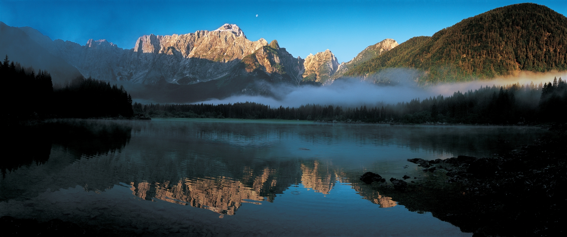 Dawn on Màngart mountain from Lago di Fusine Superiore (Fusine Lakes) - Marco Milani