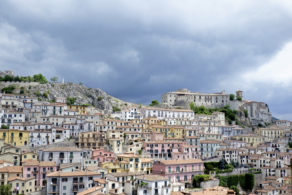 Muro Lucano and its castle - Archivio fotografico APT Basilicata