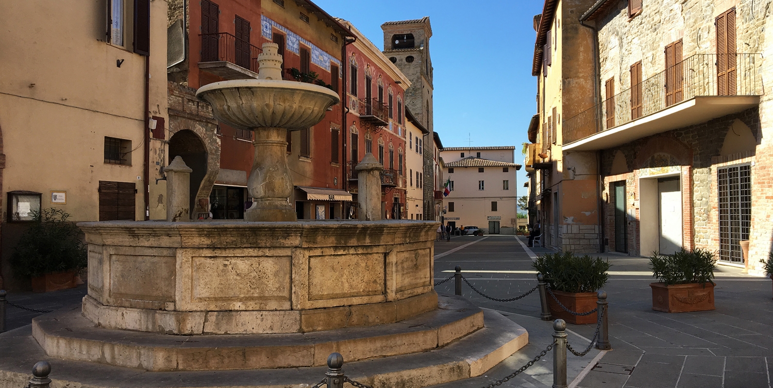 Piazza dei Consoli - © Umbria Tourism - www.umbriatourism.it