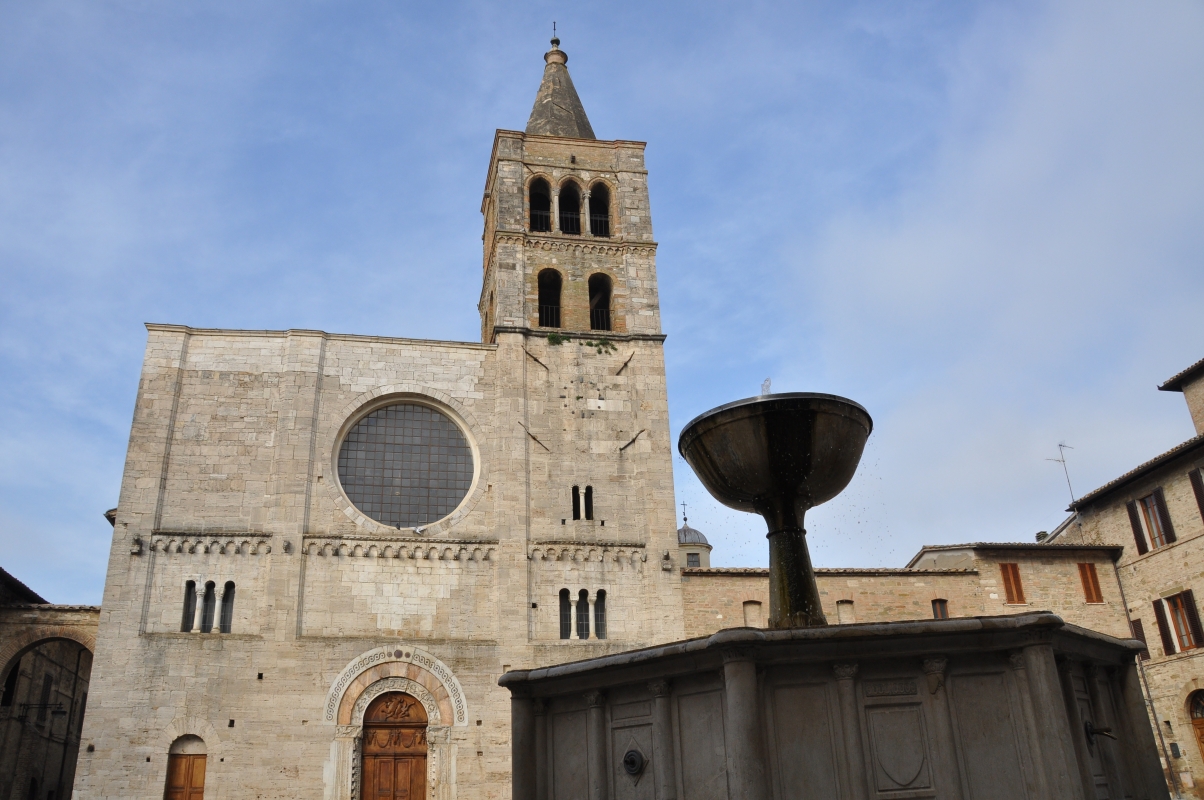 Piazza Silvestri e chiesa di San Michele - © Umbria Tourism - www.umbriatourism.it