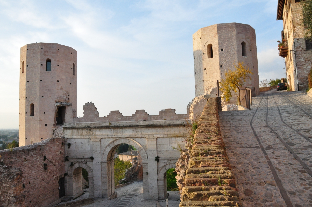 Porta Venere and Torri di Properzio - © Umbria Tourism - www.umbriatourism.it