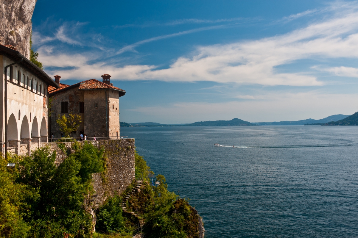 Santa Caterina del Sasso e Lago Maggiore - inLombardia