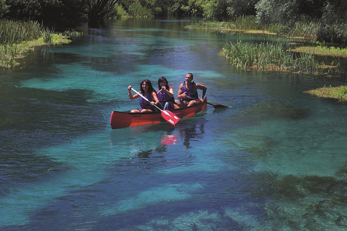 Canoe on the river Tirino - Abruzzo Turismo