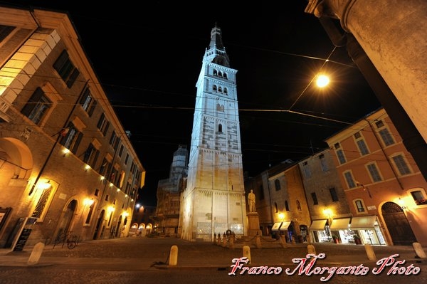 La Torre Ghirlandina (vista dalla Via Emilia) - Franco Morgante