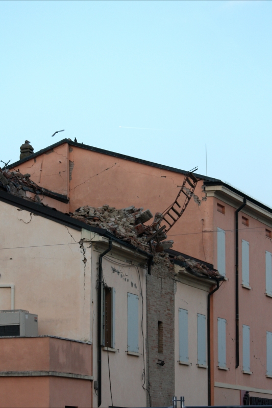 Torre civica - dopo il sisma del 03.06.2012 - Saxi82