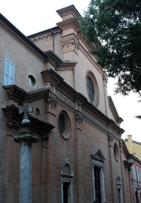 Facciata Chiesa di San Pietro di Modena - BeaDominianni