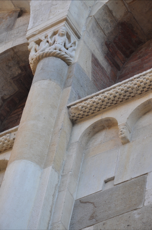 Capitello e decorazioni Duomo - Chiara Salazar Chiesa