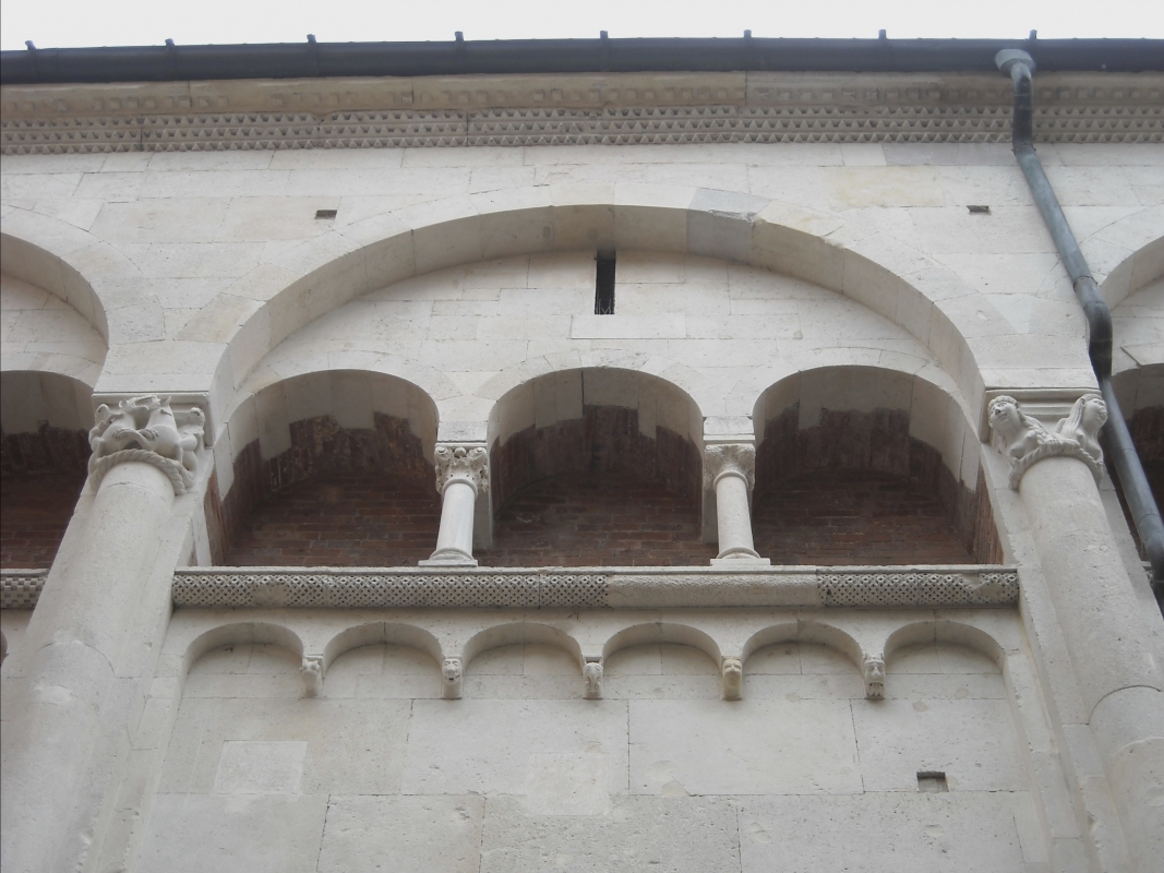 Duomo di Modena, particolare laterale - Giuch86