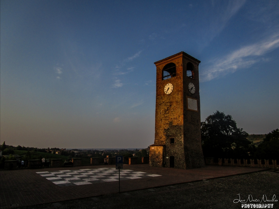 La Torre dell'Orologionel borgo - LucaNacchio