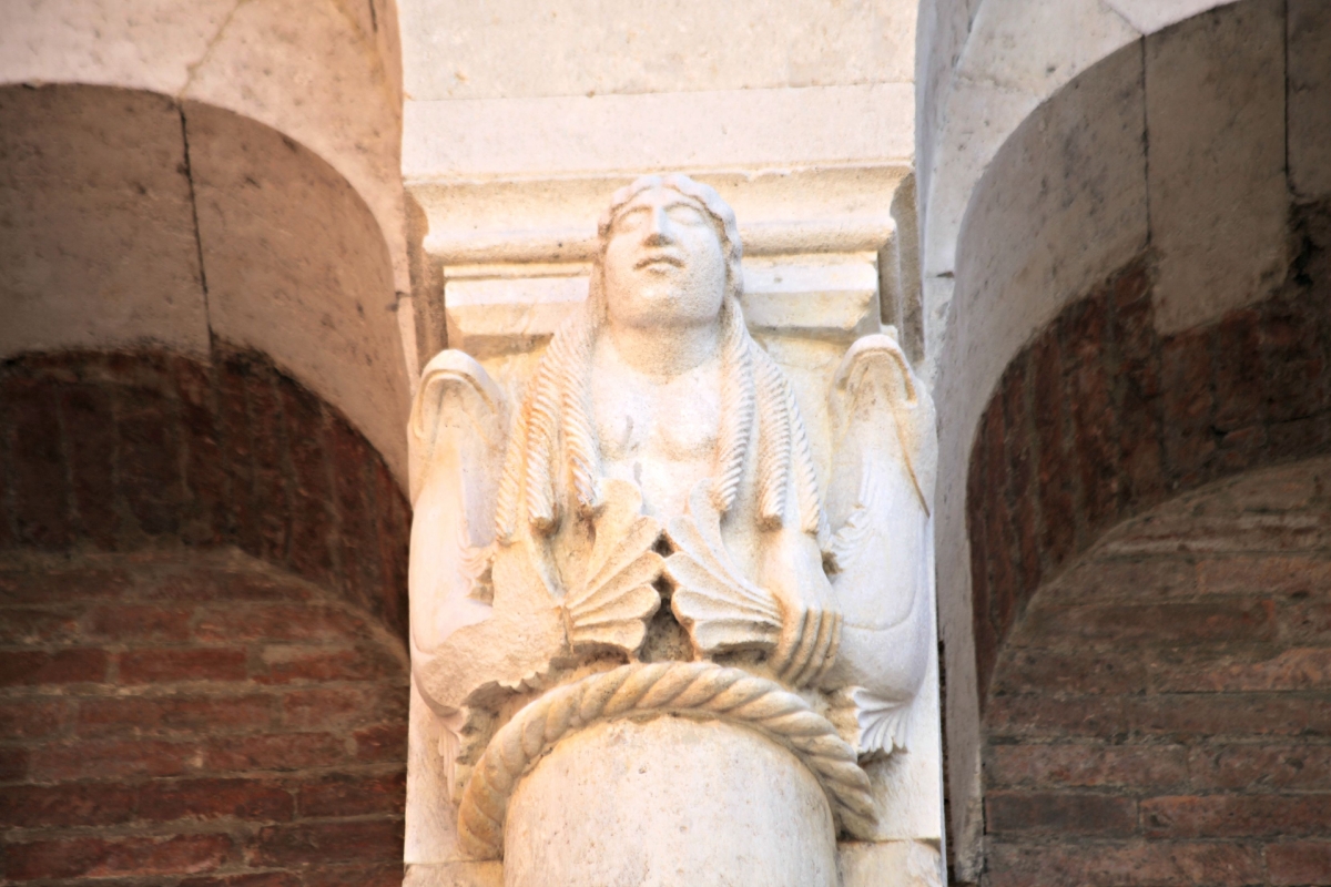 Duomo di Modena capitello facciata 2 - Mongolo1984